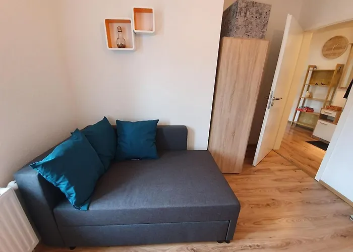 The Peacocks' Castle 5 Min To Center 公寓