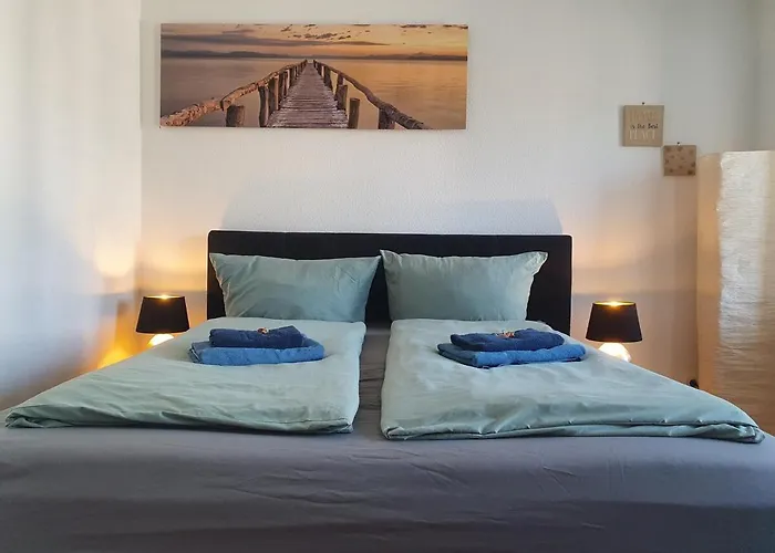 The Peacocks' Castle 5 Min To Center